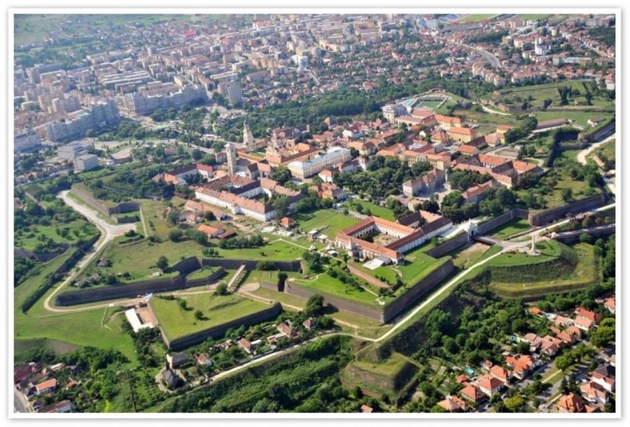 Sibiu: Alba Iulia and Corvin Castle Guided Tour - Corvin Castle: medieval drama in stone