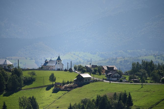 Small-Group Day Trip in Romanian Authentic Mountain Villages from Brasov - Peștera, the guesthouse lunch, and local cheese