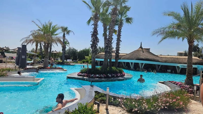 Therme:Spa Day at the biggest oasis of Relaxation《Bucharest》 - Priority entrance and the Therme arrival
