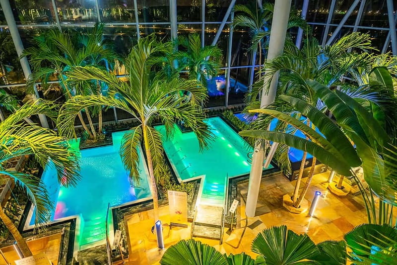 Therme:Spa Day at the biggest oasis of Relaxation《Bucharest》 - The real issue: crowds, loungers, and holiday dates