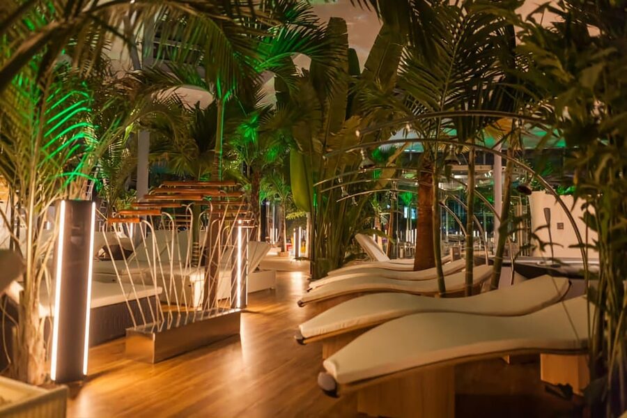 Therme:Spa Day at the biggest oasis of Relaxation《Bucharest》 - Who will enjoy this Therme outing most?