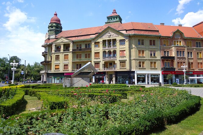 Timisoara Downtown Dream Tour - Saint George Square and a brief pause