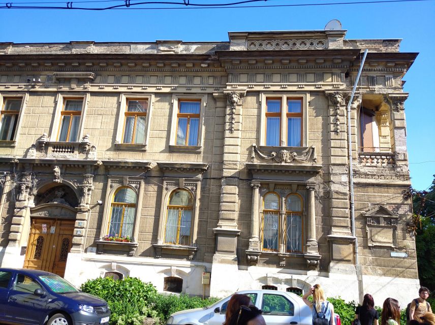 Timisoara Dream Tour in Elisabetin Neighborhood - Starting at Mocioni Square