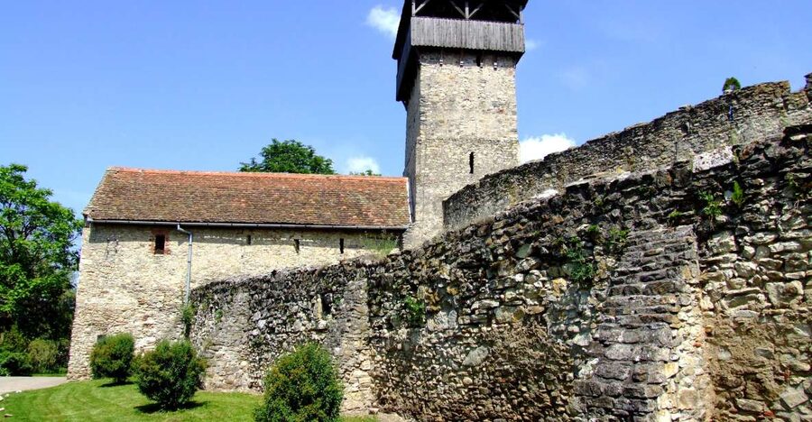 Timisoara Dream Tours: Trip to Hunedoara Castle and to Sibiu - Câlnic fortified church, a quieter hour
