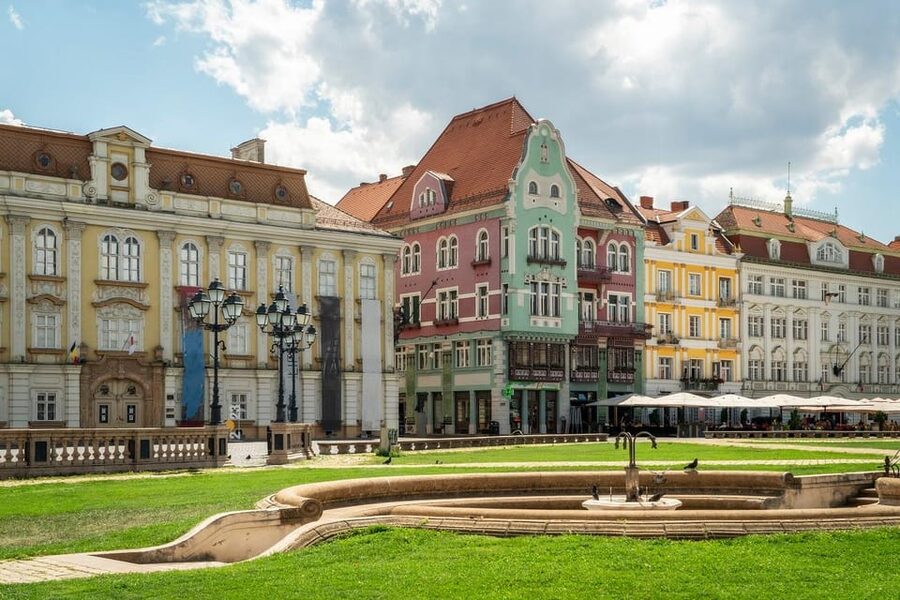 Timișoara Highlights - Walking Tour - Returning to Liberty Square, then reaching the 1989 Revolution