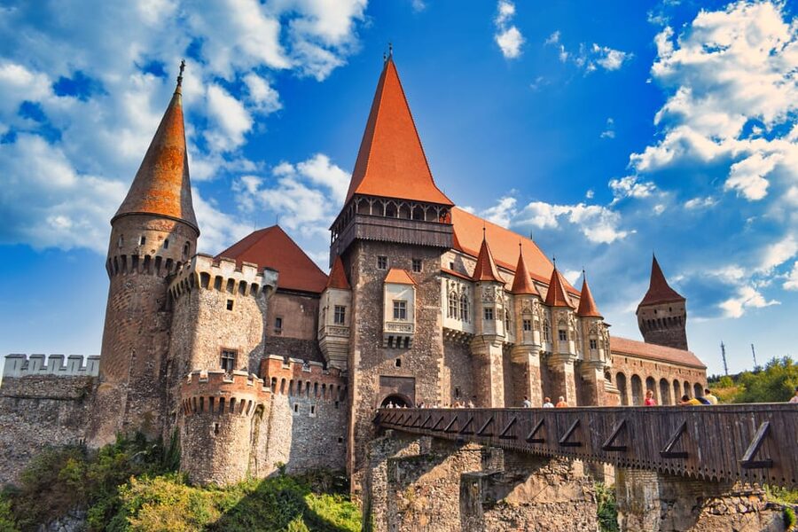 Turda salt mine and Corvin Castle day tour from Cluj - The long road to Hunedoara