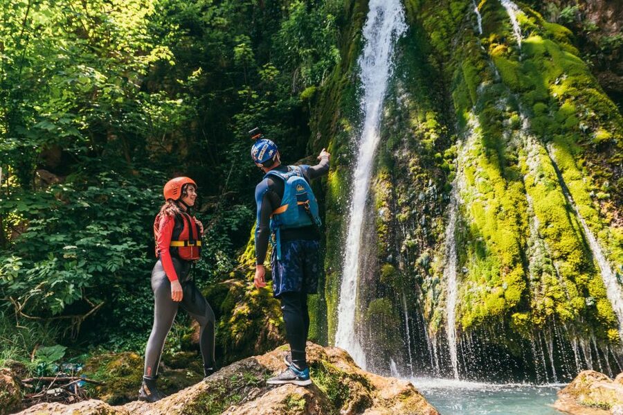 Vadu Crisului: Rafting or Kayaking trip on Crisul Repede - Vadu Crișului waterfall and the jumping spots