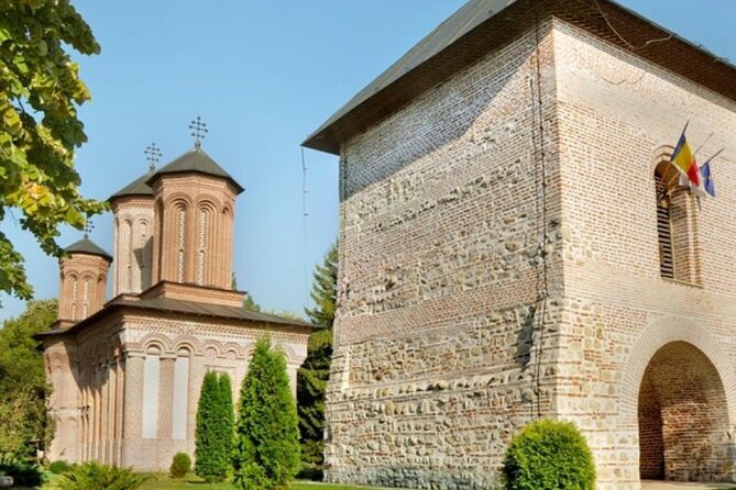 Vlad the Impaler Royal Court from Târgoviște, Peleș Castle and Dracula grave - Who should book this Bucharest excursion?